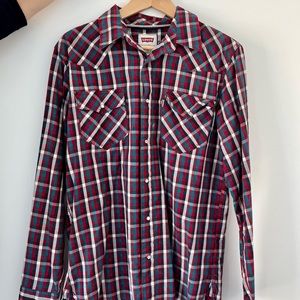 Levi’s Plaid button down shirt